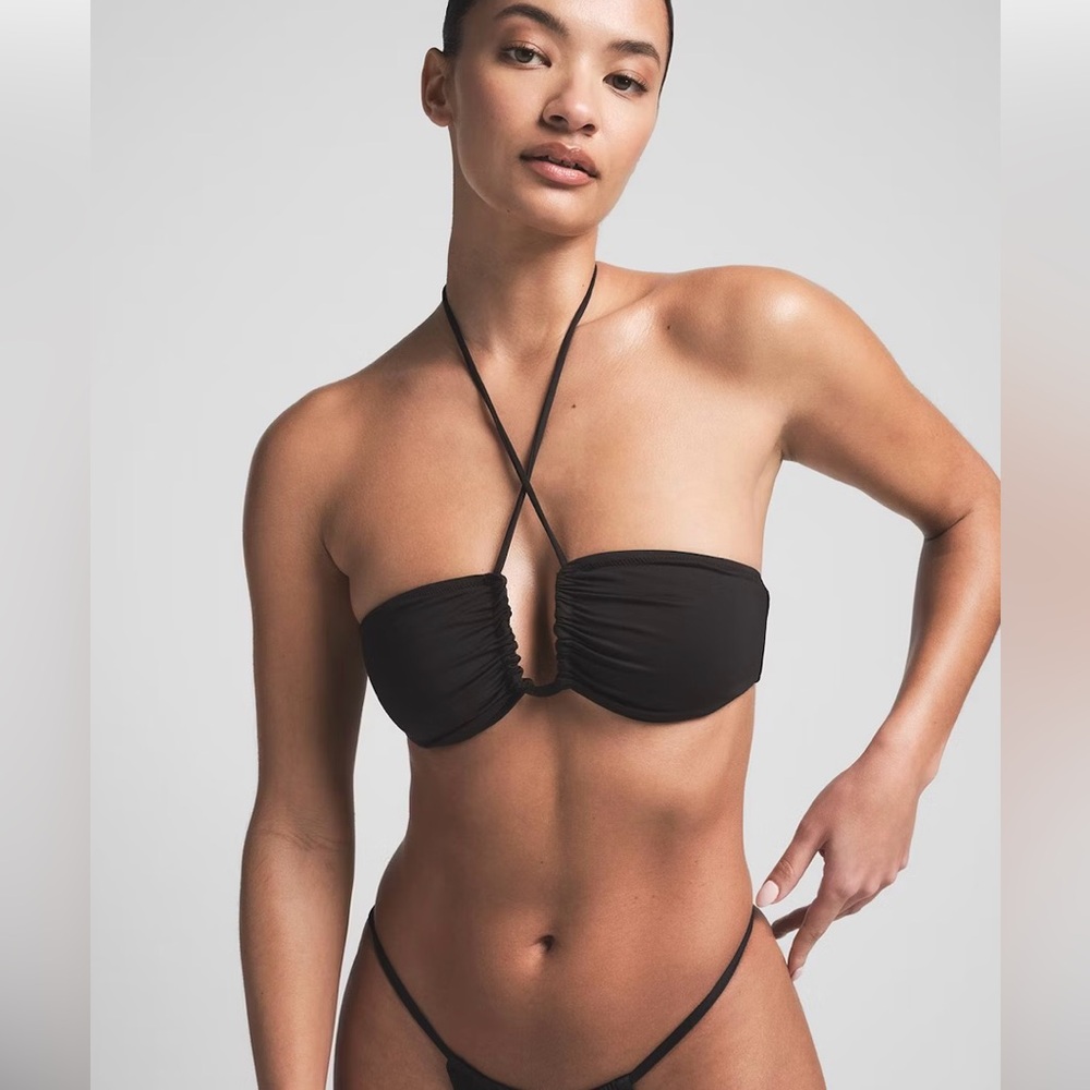SKIMS SIGNATURE HALTER BIKINI TOP | Size: M | Color ONYX - Sold Out!! NWOT